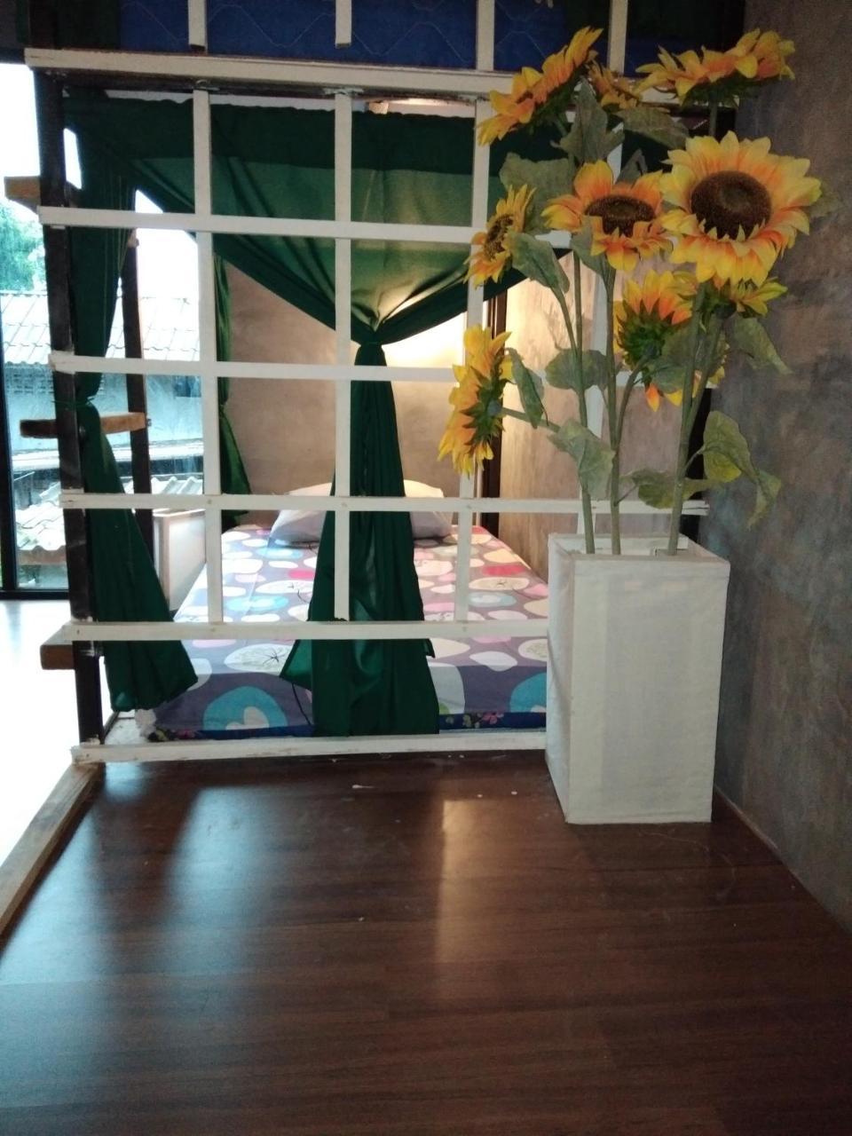 Phayam Hostel Ко Паям Екстериор снимка