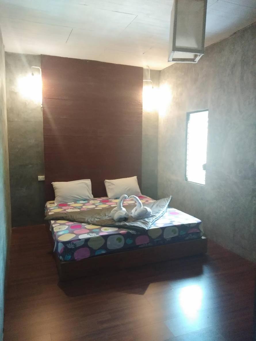 Phayam Hostel Ко Паям Екстериор снимка