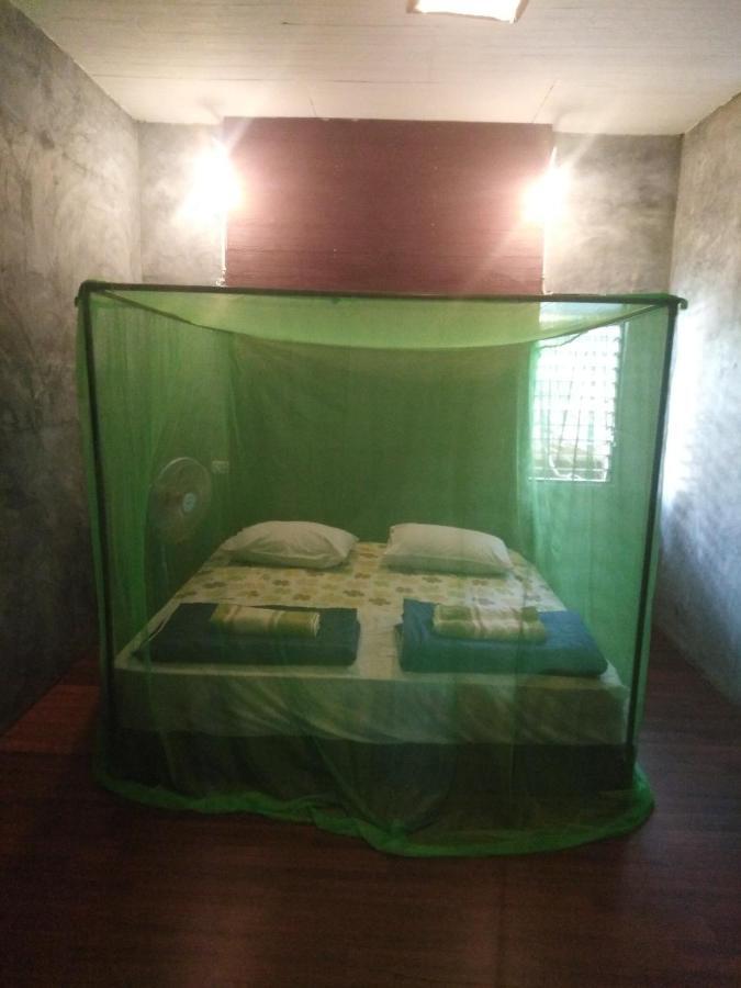 Phayam Hostel Ко Паям Екстериор снимка