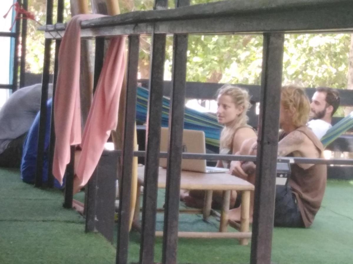 Phayam Hostel Ко Паям Екстериор снимка