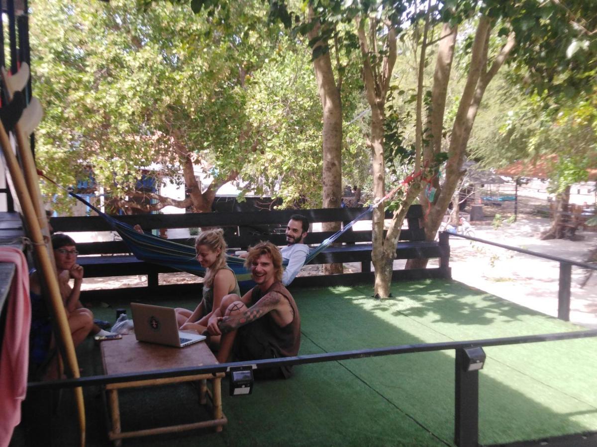 Phayam Hostel Ко Паям Екстериор снимка